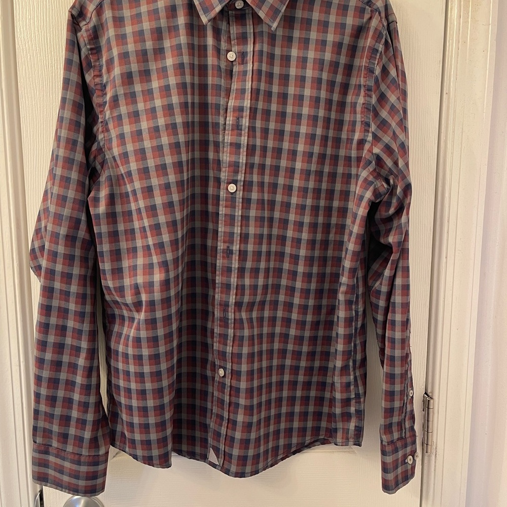 UNTUCKit Blue and Red Casual Button Down Shirt